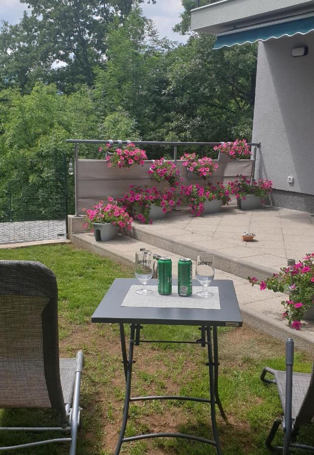 Birdsong Getaway Apartment Jurdani Ngoại thất bức ảnh